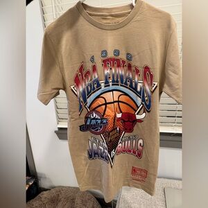 Mitchell and Ness Bulls vs Jazz T-shirt
